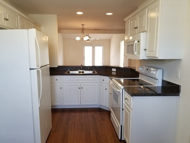 Building Photo - 211 Sunview Drive