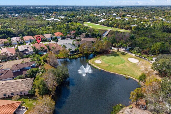 Building Photo - 844 SW Pebble Ln