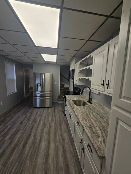 Building Photo - 1650 Mineral Spring Rd