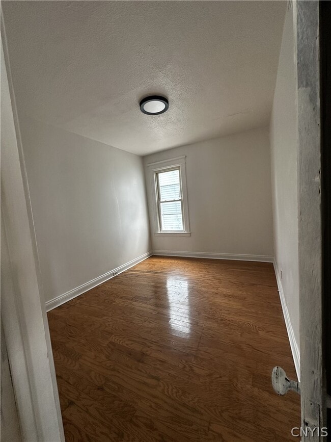 Building Photo - 113 E Brighton Ave