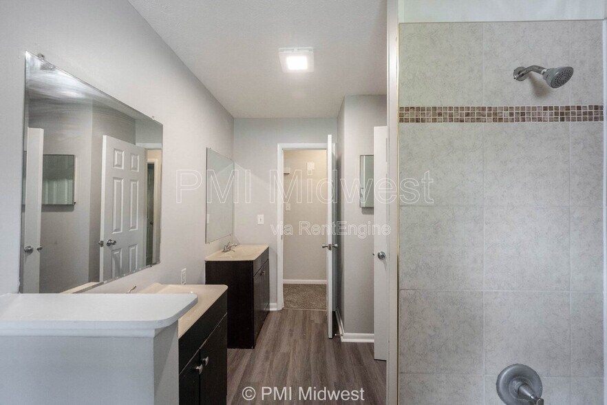 Building Photo - 3026 Osceola Ln