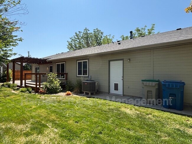 Building Photo - 2322 E Mugo St