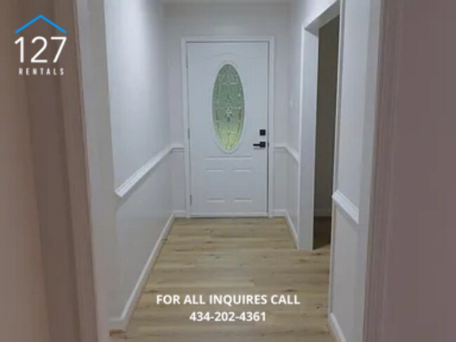 Building Photo - Beautifully Renovated 3 Bedroom Home in Pr...