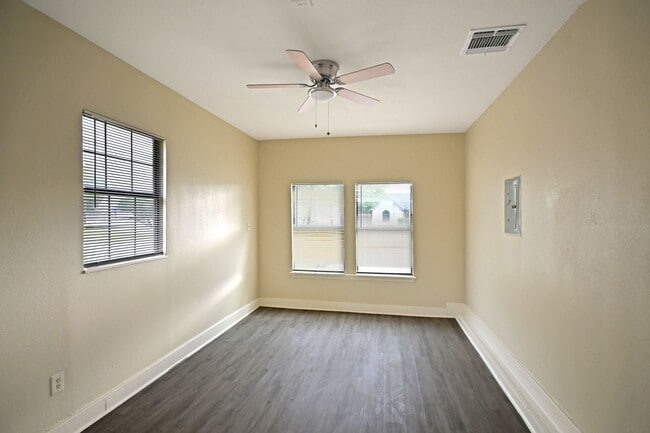 Building Photo - 772 Vista Pkwy