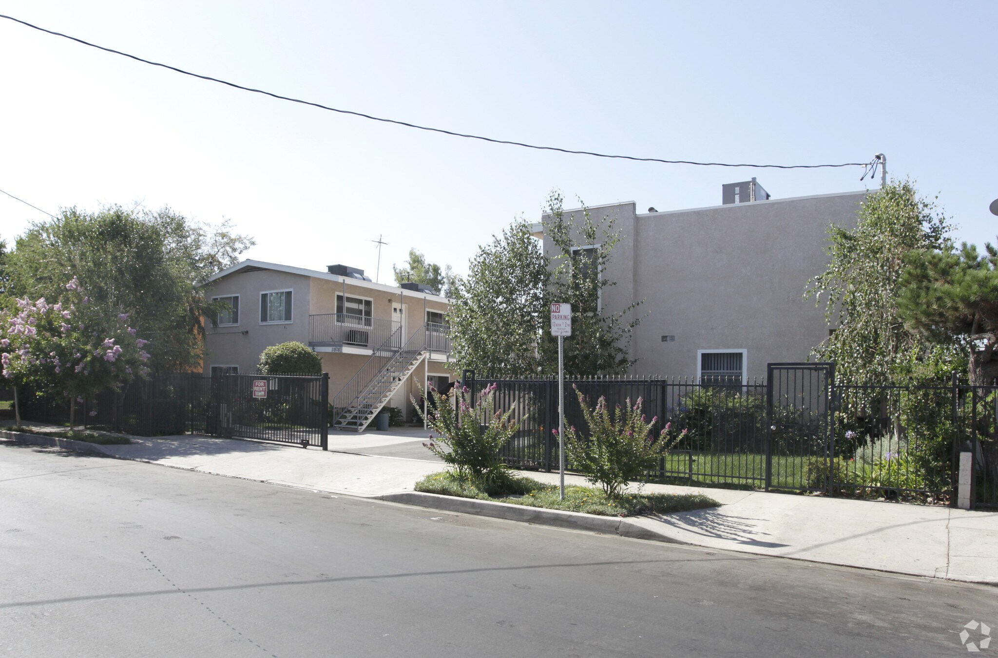 Primary Photo - 11808-11812 Hart St