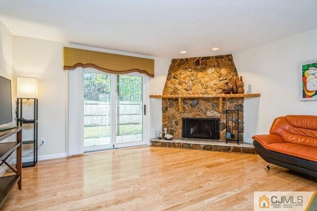 Building Photo - 67 Carriage Pl