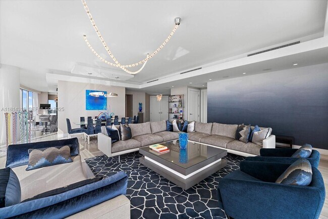 Building Photo - 17901 Collins Ave