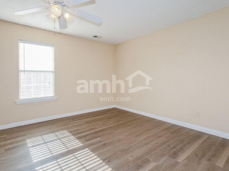 Building Photo - 11642 Mahogany Dr