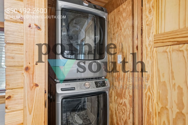 Building Photo - 27522 Burkhardt Dr