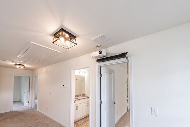Building Photo - 3 Bedroom, 2.5 Bathroom Home in Hunters Bend - Ladson