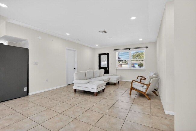 Building Photo - Stunning home for rent!