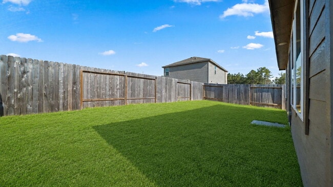 Building Photo - Move-in ready 4-bedroom, 2-bath home in Meadow Park!
