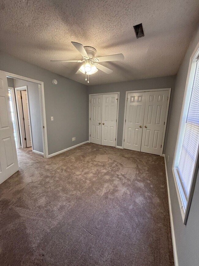 Building Photo - 216 Springfield Cir