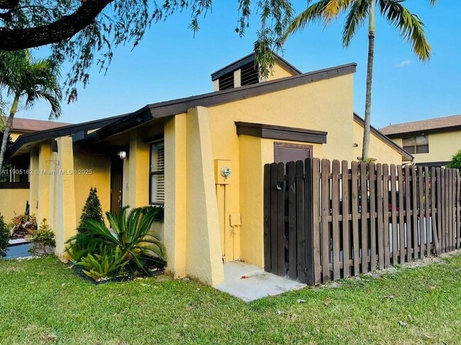 Building Photo - 12736 SW 66th Terrace Dr