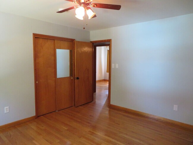 Building Photo - 412 Macarthur Avenue