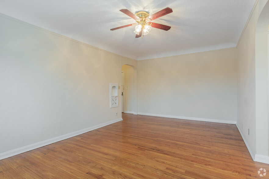 1BD 1BA 700 - 750 sq. ft. - Parkside