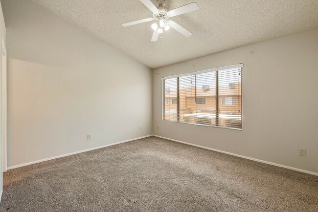 Building Photo - 4114 E UNION HILLS Dr