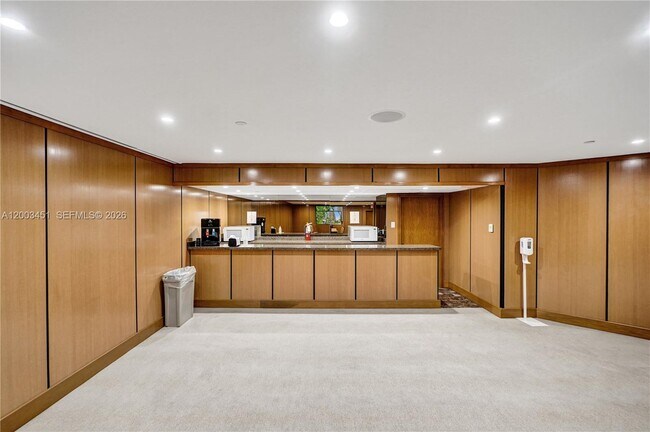 Building Photo - 19667 Turnberry Way