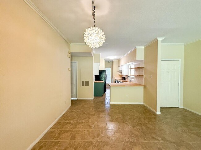 Building Photo - 2450 Wickersham Ln