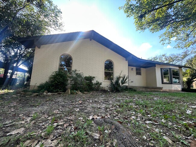 Building Photo - 101 Hillcrest Dr