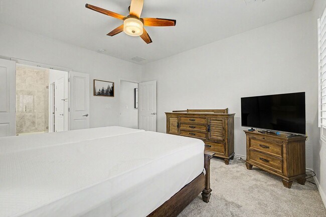 Building Photo - Stunning upgraded Solera At Anthem Home with Spa in back yard!