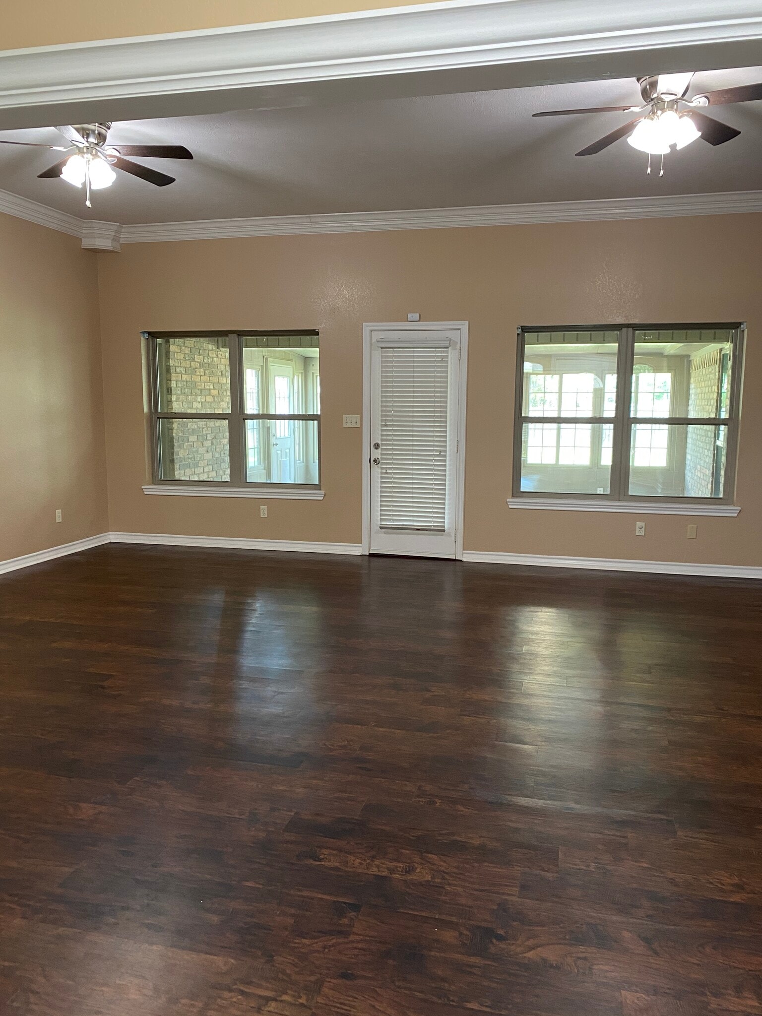 Building Photo - 6014 Castle Oaks