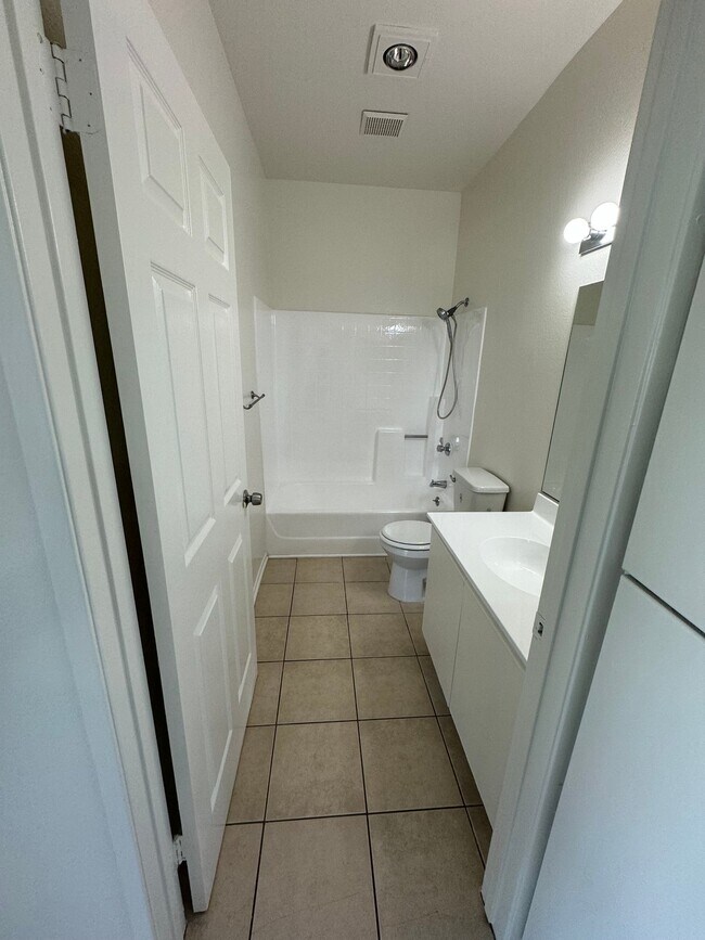 Building Photo - 4343 Whitsett Ave