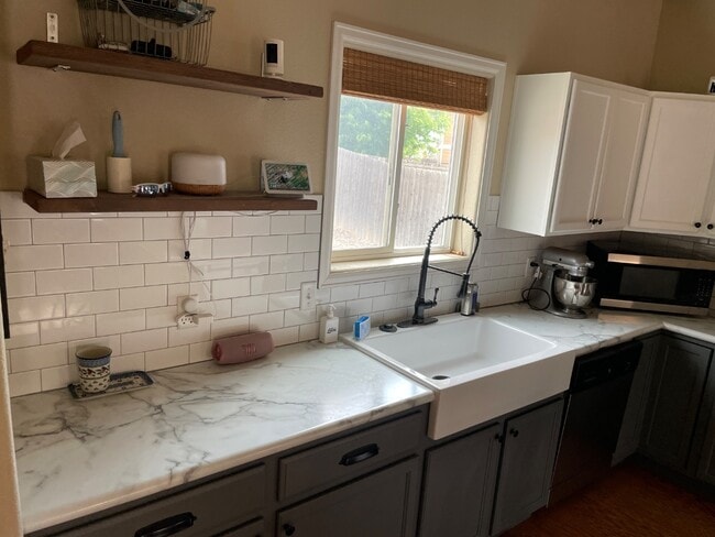 Building Photo - 5136 Killdeer Dr