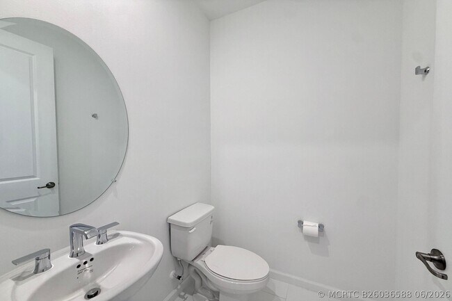 Building Photo - 10710 Hensley St