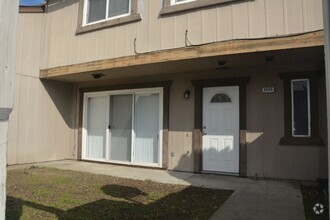 Building Photo - Antioch 3 bedroom, 1 1/2 bath, 2 story tow...