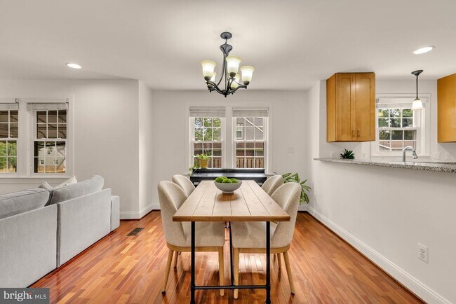 Building Photo - 8604 Woodlawn Ct