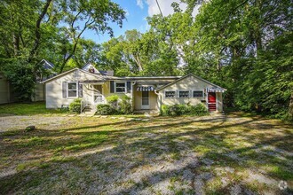 Building Photo - Great 1BE/2BA in Chesterfield