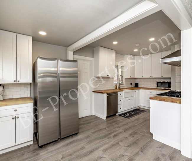 Building Photo - Renovated Tacoma Home