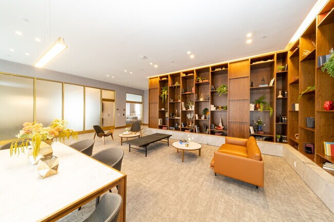 Building Photo - 75 Park Ln S