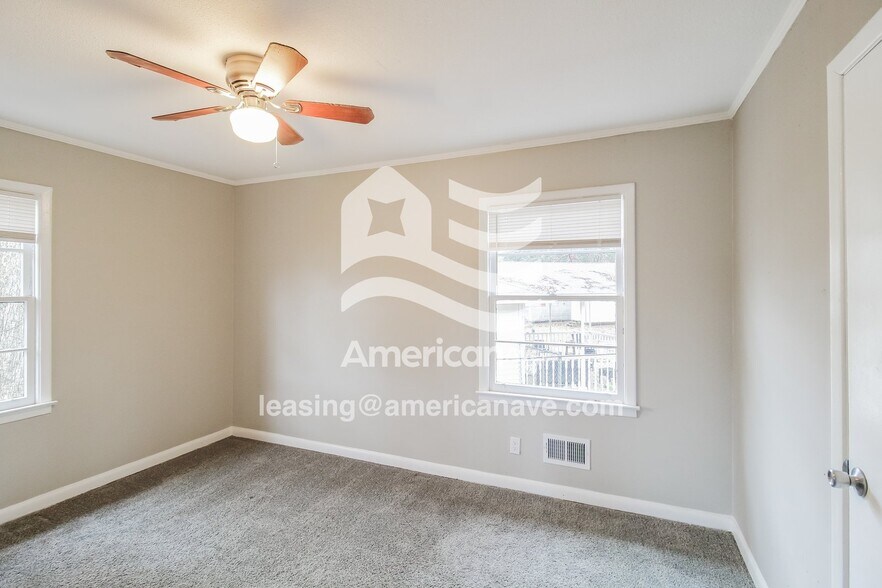 Building Photo - 101 Briardale Ave