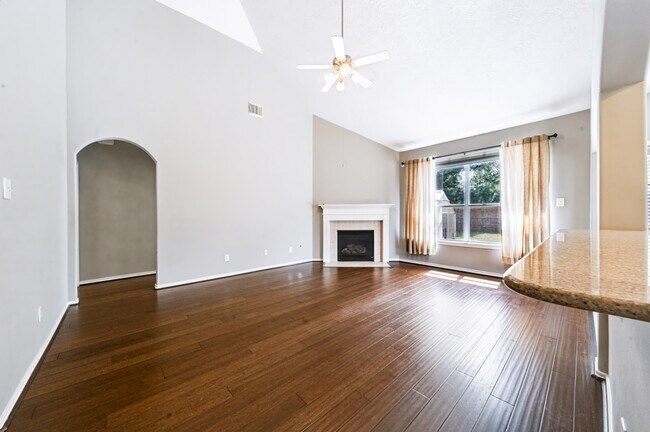 Building Photo - 23411 W Pine Ivy Ln