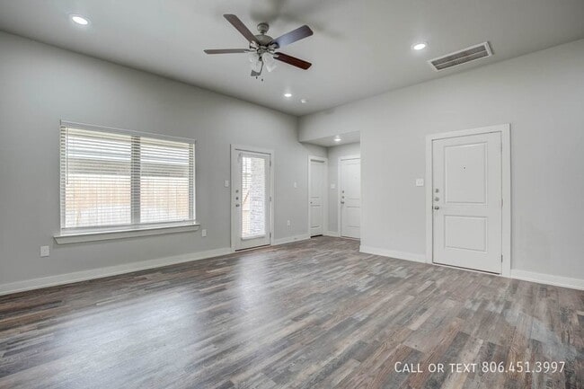 Building Photo - Gorgeous 3/2/2 in SW Lubbock