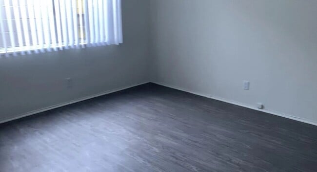Interior Photo - 1425 E. Appleton St.