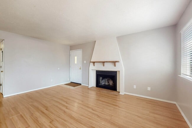 Building Photo - NE well located  Two Bedroom Condo.