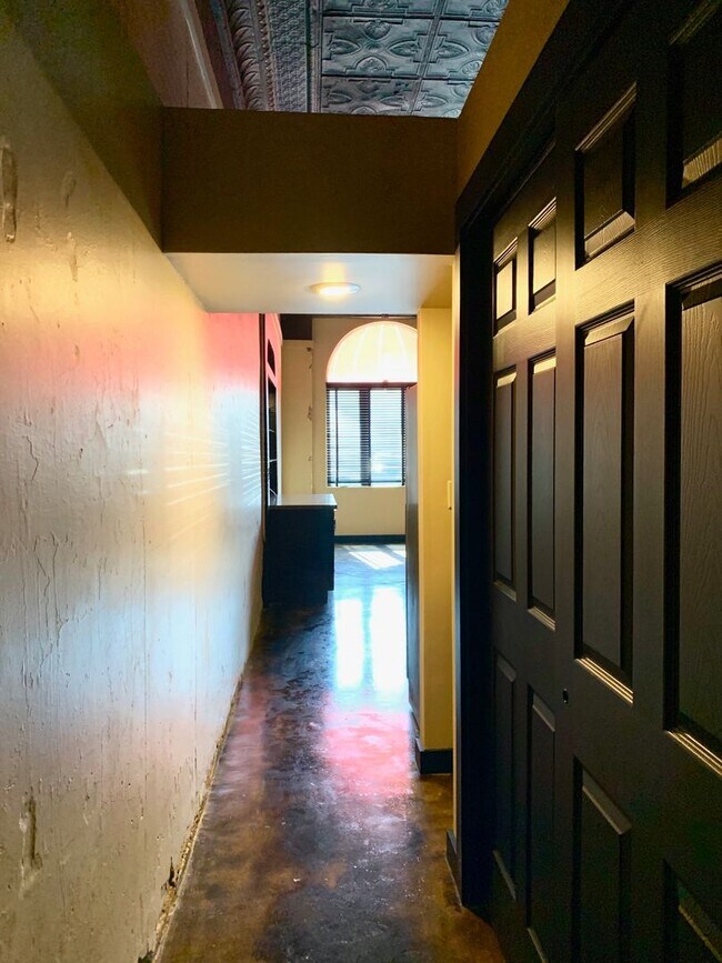 Building Photo - 110 W Huntington Ave