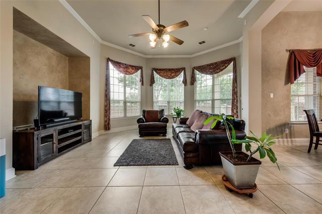 Building Photo - 906 Hebron Dr
