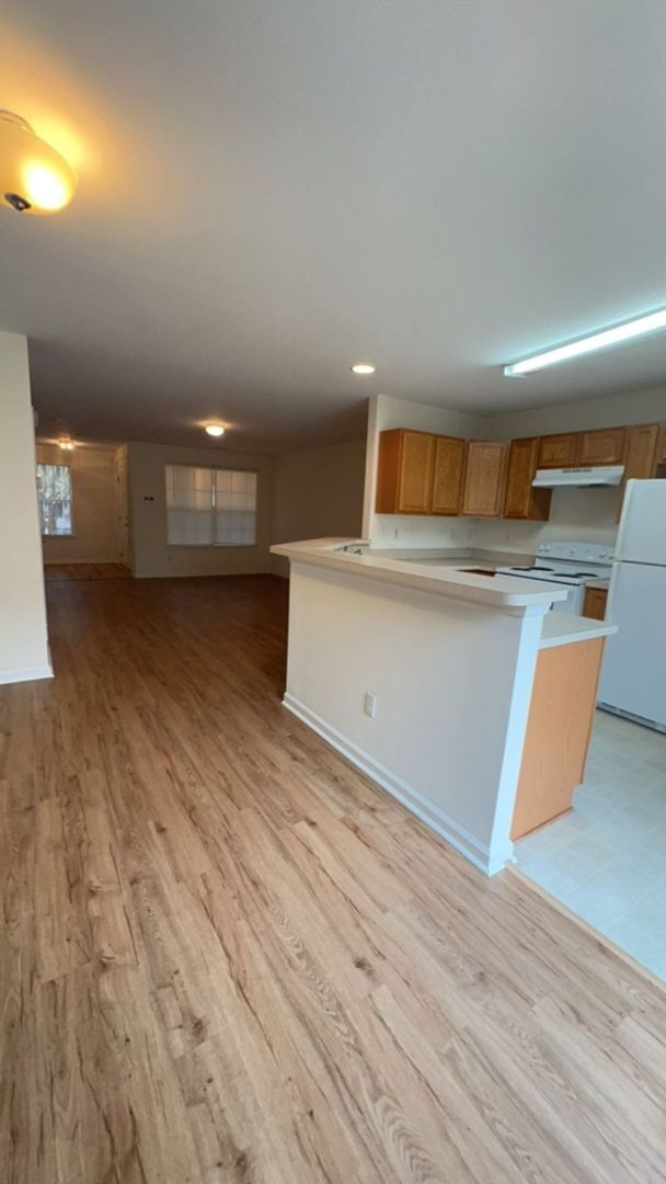 Building Photo - Welcome to Mill Creek Community