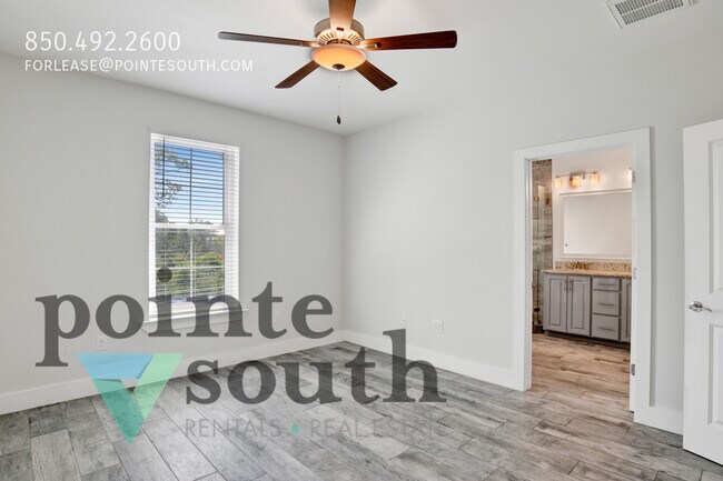 Building Photo - 16262 Tarpon Dr