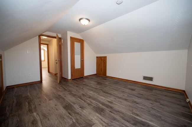 Building Photo - 1220-4 1/2 4 1/2 St NW