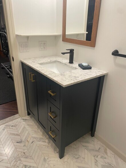 Main Bathroom - 166 Center Rd