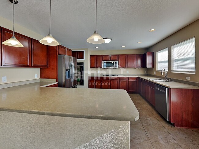 Building Photo - 7927 Newhall Way