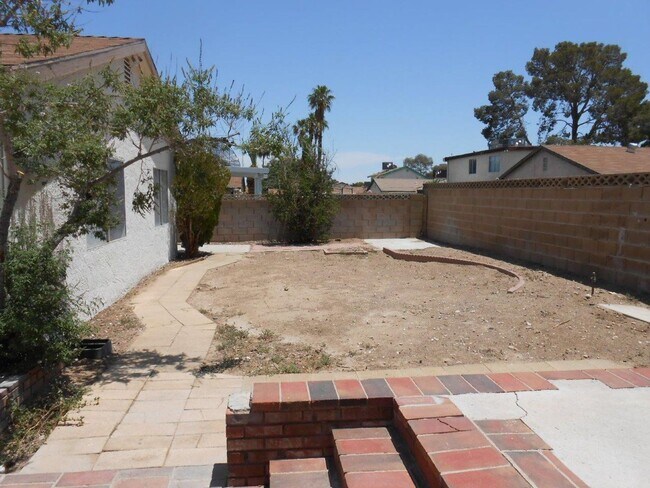 Building Photo - Single Story Home w/4 Bedrooms in Spring V...