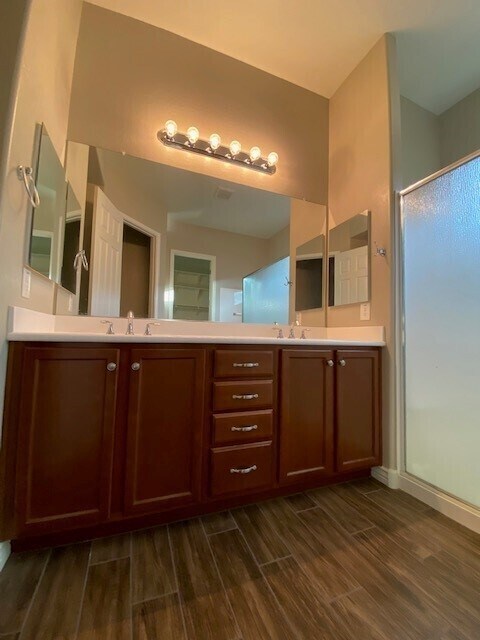 Building Photo - 10245 W Pinnacle Vista Dr