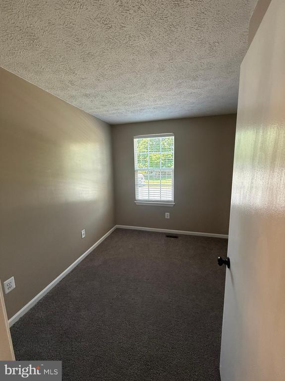 Building Photo - 805 London Ct
