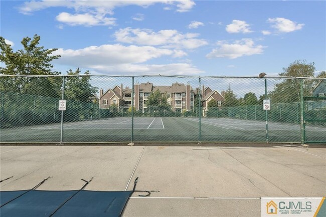 Building Photo - 25 Lear Ct